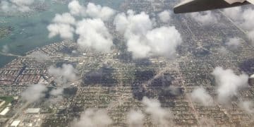 US Flight Delays & Cancellations: What's Coming in the Next 3 Months? - Cover Image