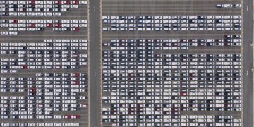 Major Airline Cuts 15% Domestic Routes: How it Affects Your Travel - Cover Image